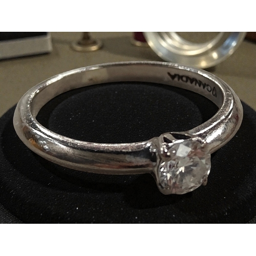 18 CARAT WHITE GOLD SINGLE STONE DIAMOND RING