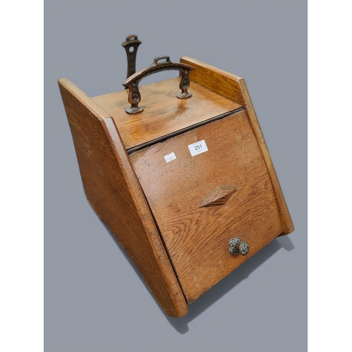 251 - EDWARDIAN OAK COAL SCUTTLE