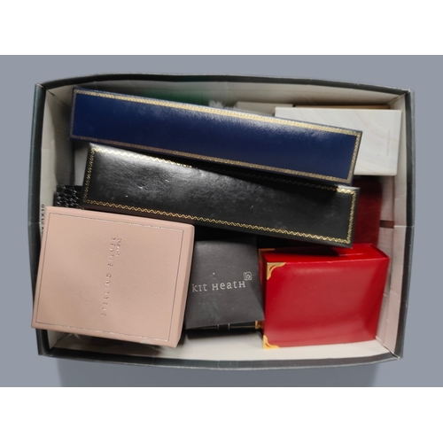292 - BOX OF JEWELLERY BOXES WITH SOME JEWELLERY