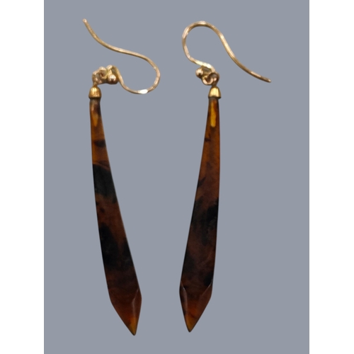 432 - PAIR OF 9 CARAT GOLD FAUX TORTOISESHELL DROP EARRINGS