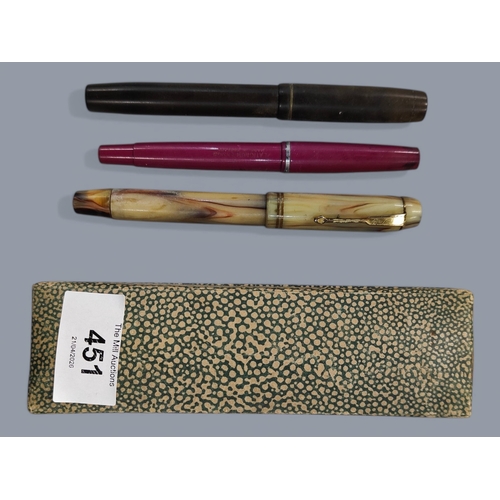 451 - 3 VINTAGE FOUNDTAIN PENS ONE WITH A GOLD NIB