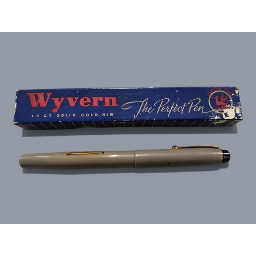 455 - VINTAGE WYVERN FOUNTAIN PENS IN ORIGINAL BOXES