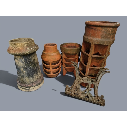 187 - 4 ANTIQUE CHIMNEY POTS AND PAIR OF BENCH ENDS