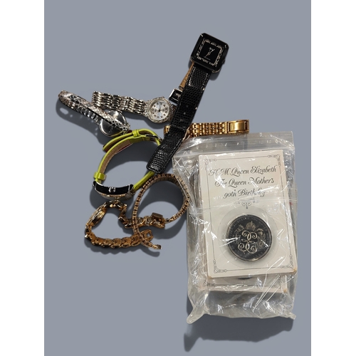 565 - BAG OF MIXED WATCHES AND A BAG OF MIXED COINS