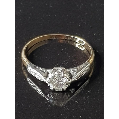 22 - 18CT YELLOW GOLD AND PLATINUM SOLITAIRE RING SET WITH A SINGLE DIAMOND SIZE K1/2 GROSS WEIGHT 1.5G