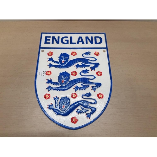 130 - CAST METAL 3 LIONS ENGLAND CREST