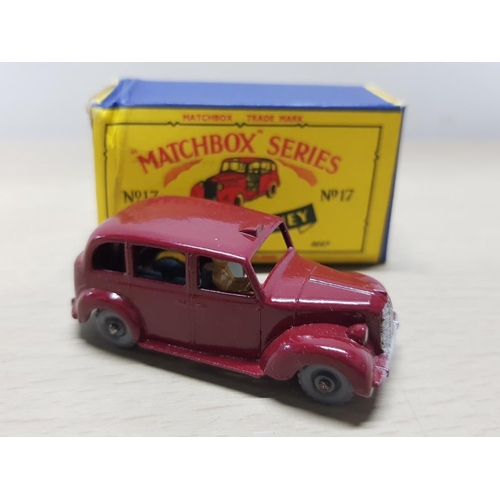 140 - VINTAGE MATCHBOX DIE CAST CAR METROPOLITAN TAXI IN ORIGINAL BOX