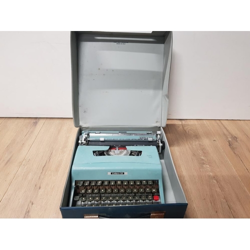 206 - VINTAGE OLIVETTI LETTERA 32 TYPEWRITER