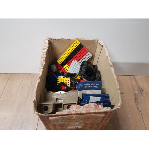 284 - A BOX CONTAINING VINTAGE LEGO AND A VIEW MASTER