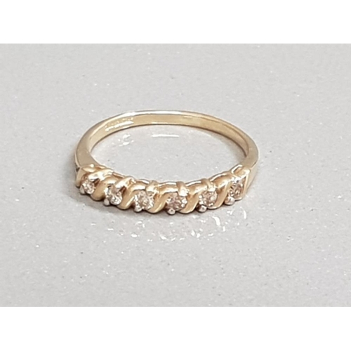 11 - 9CT GOLD CZ 5 STONE RING 1.9G SIZE O