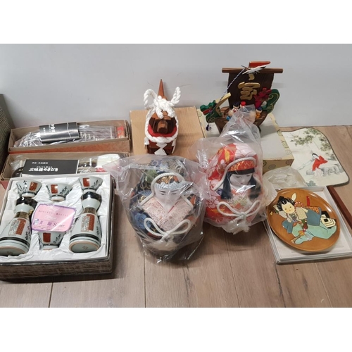 123 - JOB LOT OF JAPANESE ITEMS INCLUDES MUSICAL INSTRUMENTS DOLLS AND WOODEN SCULPTURES ETC