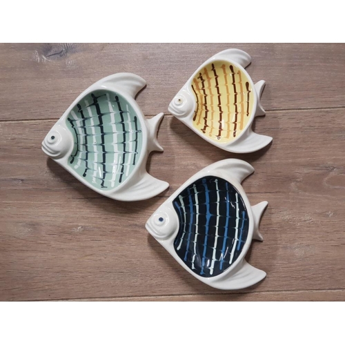 329 - 3 PIECES OF HORNSEA POTTERY MURAMIC FISH DISHES BY JOHN CLAPPISON