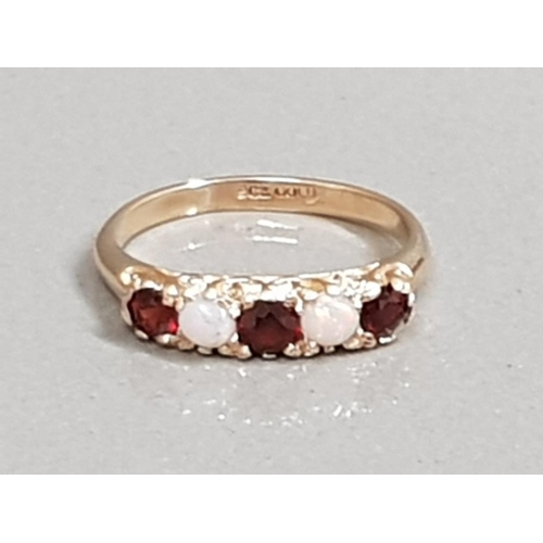 46 - 9CT GOLD GARNET & OPAL 5 STONE RING 2G SIZE I1/2