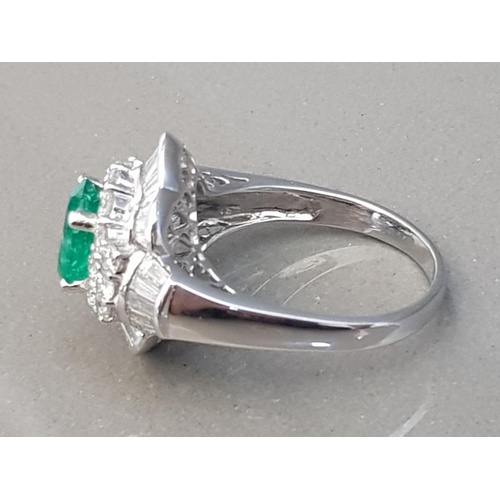 7 - 18CT WHITE GOLD EMERALD AND DIAMOND CLUSTER RING 8.8G SIZE P