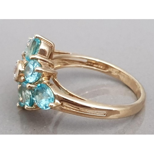 17 - GOLD BLUE TOPAZ CLUSTER RING 4.2G SIZE N1/2