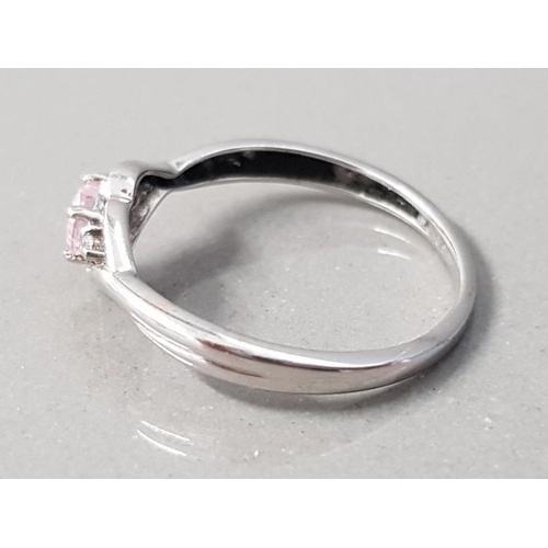 20 - 9CT WHITE GOLD PINK HEART STONE RING