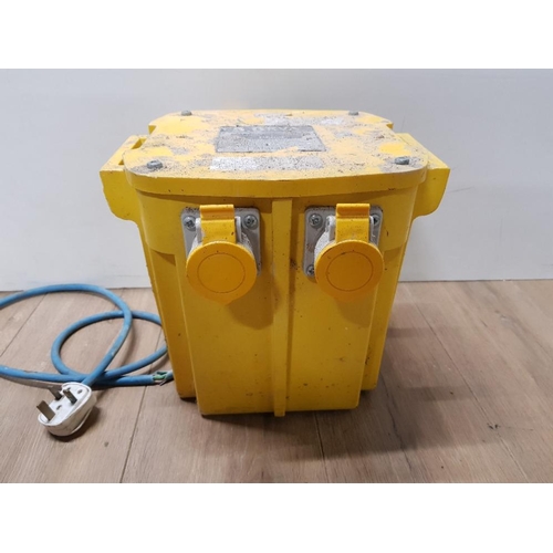 299 - 110V POWER TOOL TRANSFORMER WITH 3 SOCKETS 27CM X 33CM