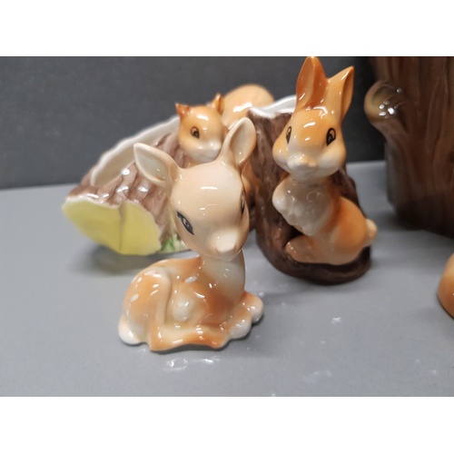 109 - 5 PIECES OF FAUNA HORNSEA POTTERY ANIMALS SQUIRREL TROUGH, RABBITS AND DOE