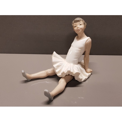 171 - NAO BY LLADRO FIGURE 146 BALLERINA BALLET ATENTA WITH ORIGINAL BOX