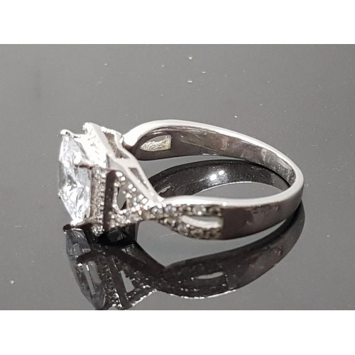 50 - SUPERB SILVER AND CZ RING GROSS WEIGHT 3.2G SIZE P1/2