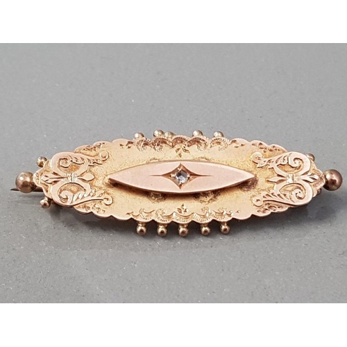 38 - 9CT YELLOW GOLD ORNATE BROOCH SET WITH ONE ROUND CUT DIAMOND 2.4G SIZE 41MM