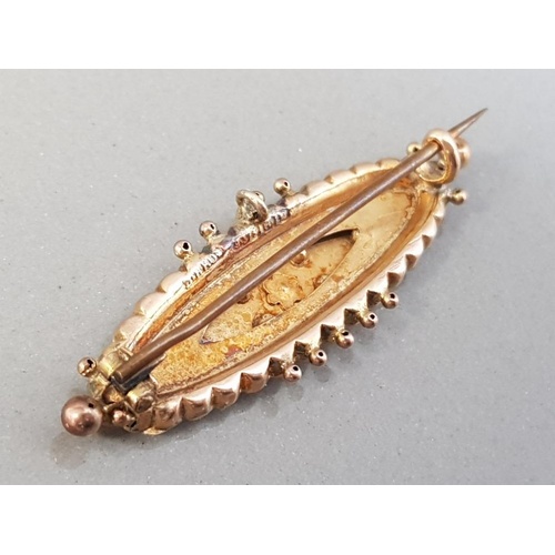 38 - 9CT YELLOW GOLD ORNATE BROOCH SET WITH ONE ROUND CUT DIAMOND 2.4G SIZE 41MM