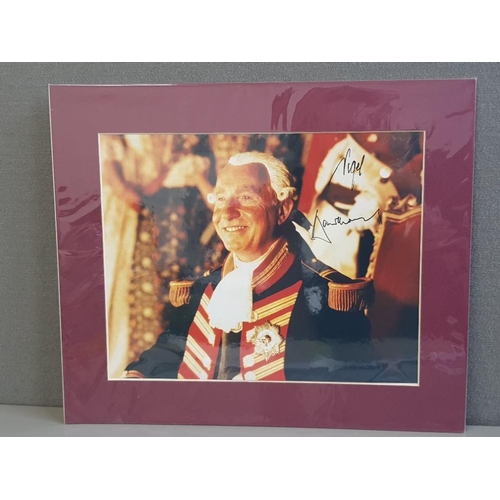 320 - NIGEL HAWTHORNE 1929-2001 ENGLISH ACTOR SIGNED PHOTOGRAPH OF NIGEL FROM HIS ROLE IN THE FILM THE MAD... 