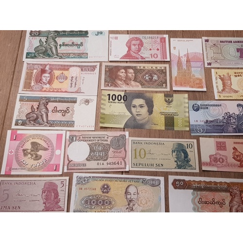 79 - 25 UNCIRCULATED WORLD BANK NOTES INC VIETNAMESE INDONESIAN AND BRITISH