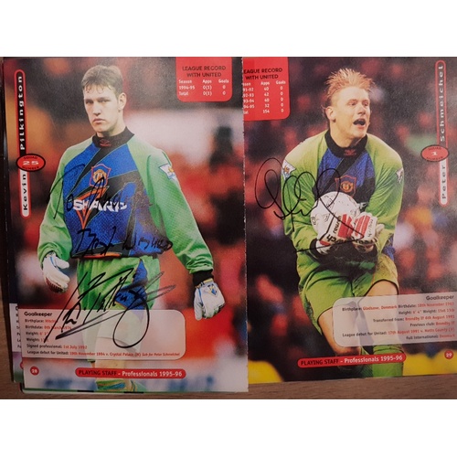 87 - OFFICAL MANCHESTER UNITED 1995 YEARBOOK BEARING SIGNED PICTURES INCLUDING DAVID BECKHAM, STEVE BRUCE... 