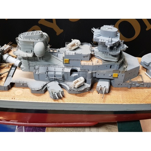 126 - HACHETTE ISSUE BUILD THE BISMARCK MODEL WARSHIP PART BUILT AND INCOMPLETE WITH MAGAZINES 127CM