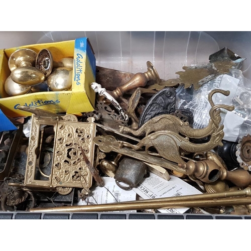 398 - LARGE BOX OF ASSORTED BRASS DOOR HANDLES AND METAL WARE ETC