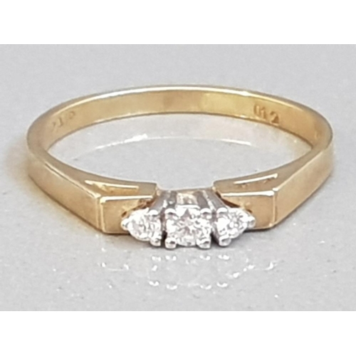 118 - 18CT GOLD THREE STONE DIAMOND RING 1.9G SIZE O