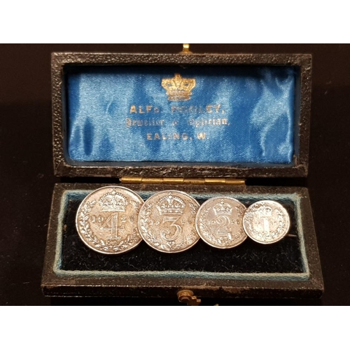 264 - 1926 GEORGE V MAUNDY MONEY BROOCH, FULL SET OF 4 COINS IN ORIGINAL FITTED BOX