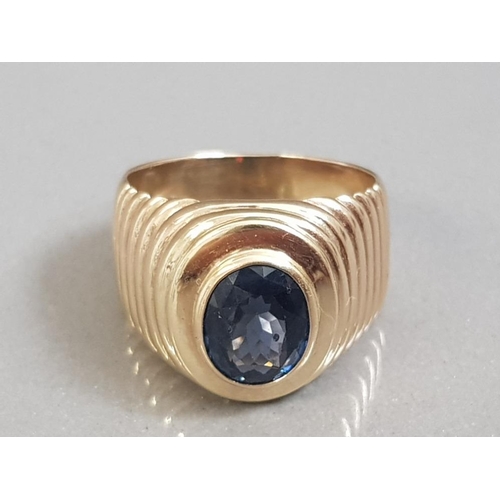 35 - GENTS HEAVY 9CT GOLD AND BLUE STONE RING 9.7G SIZE S