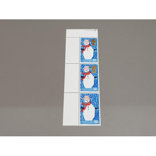 49 - STAMPS 1966 CHRISTMAS 1/6D SNOWMAN UPPER LEFT CORNER MARGINAL VERTICAL STRIP OF 3, THE LOWER STAMP W... 