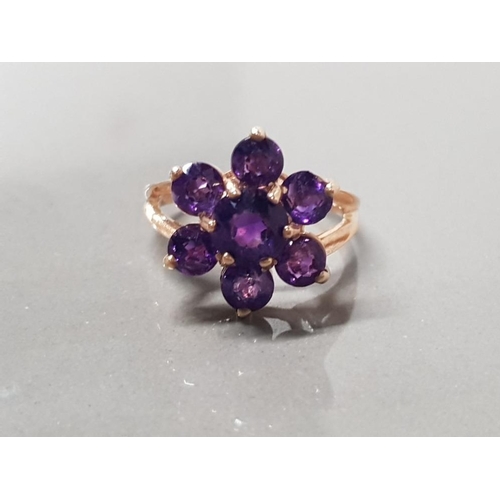 220 - 9CT YELLOW GOLD AMETHYST CLUSTER RING SIZE L1/2 3G