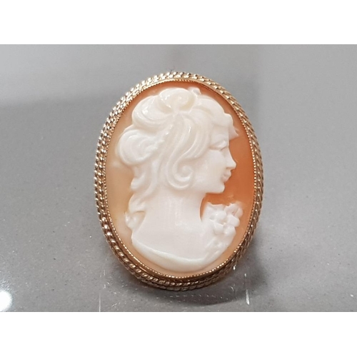 221 - 9CT YELLOW GOLD LARGE CAMEO RING SIZE I1/2 6.5GRAMS