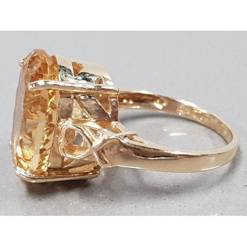 61 - 9CT YELLOW GOLD LARGE OVAL CITRINE STONE RING 6.1G SIZE N1/2