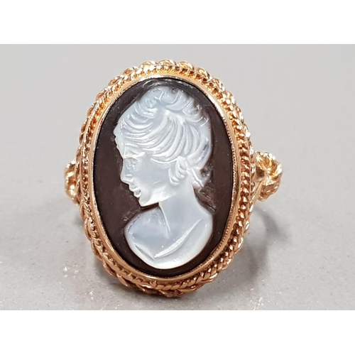 65 - 9CT YELLOW GOLD CAMEO RING 6.4G SIZE L