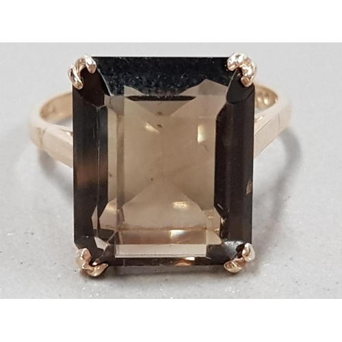 124 - 9CT YELLOW GOLD SMOKEY QUARTZ RING 4.8G SIZ P1/2