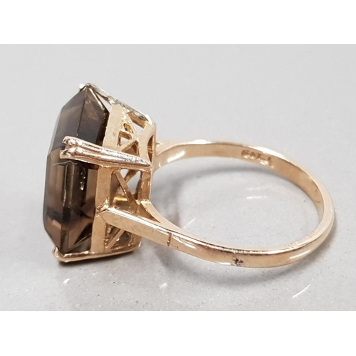 124 - 9CT YELLOW GOLD SMOKEY QUARTZ RING 4.8G SIZ P1/2