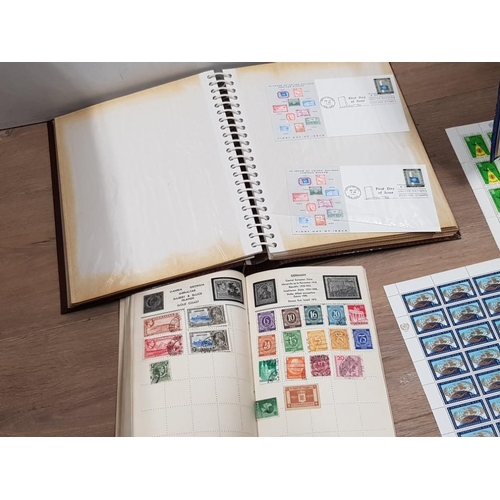 412 - 9 SHEETS OF 1962 UNITED NATIONS STAMPS AND 29 FIRST DAY COVERS, SOME SIGNED BY THE DESIGNER, A PIONE... 