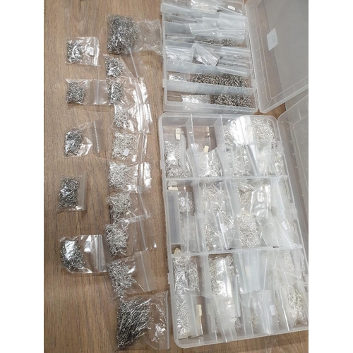 370 - 2 TRAYS OF MISCELLANEOUS COSTUME JEWELLERY