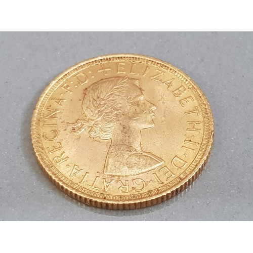 10 - 22CT GOLD 1958 FULL SOVEREIGN COIN