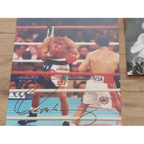 18 - BOXING VARIOUS SIGNED AUTOGRAPHS INCLUDING OSCAR DEL HOYA