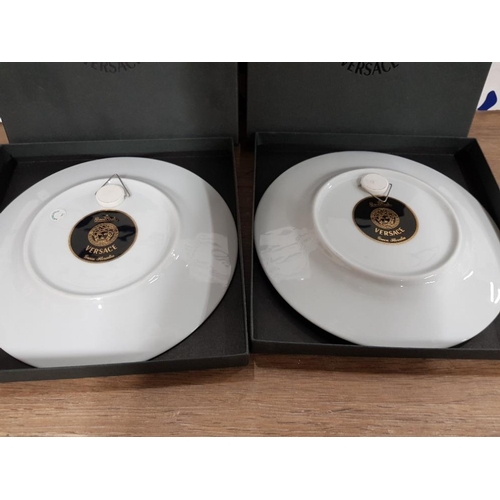 180 - VERSACE FOR ROSENTHAL A PAIR OF GREEN FLORALIA PATTERN WALL PLATES 18CM DIAMETER IN ORIGINAL BOXES