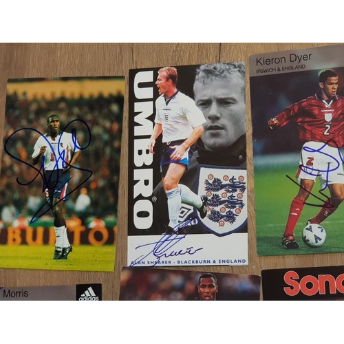 66 - 10 ENGLAND FOOTBALL PICTURES ALL SIGNED, 8 X 12 COLOUR PHOTOGRAPHS, INCLUDING MICHAEL OWEN, GARETH S... 