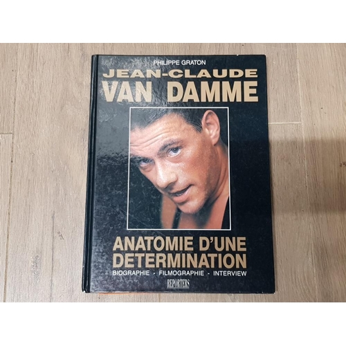 85 - JEAN CLAUDE VAN DAMME BIOGRAPHY SIGNED BY THE MAN HIMSELF, SUPPLIED WITH A PHOTO OF VAN DAMME WITH T... 