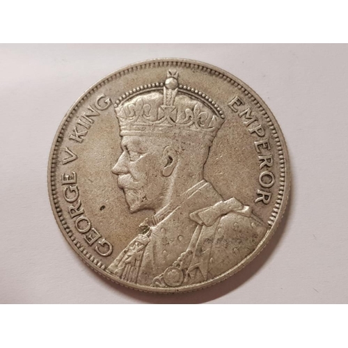 264 - 1935 NEW ZEALAND HALF CROWN COIN