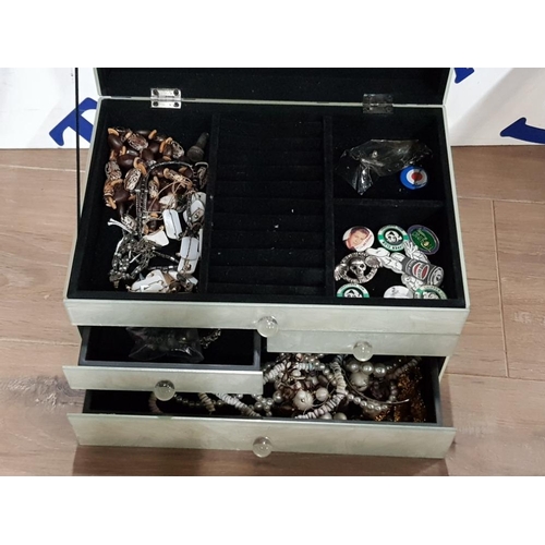 284 - LARGE BOX OF COSTUME JEWELLERY AND GLASS JEWELLERY BOX CONTAINING NECKLASES, RINGS ETC